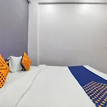 Spot On 76764 Hotel Lux
