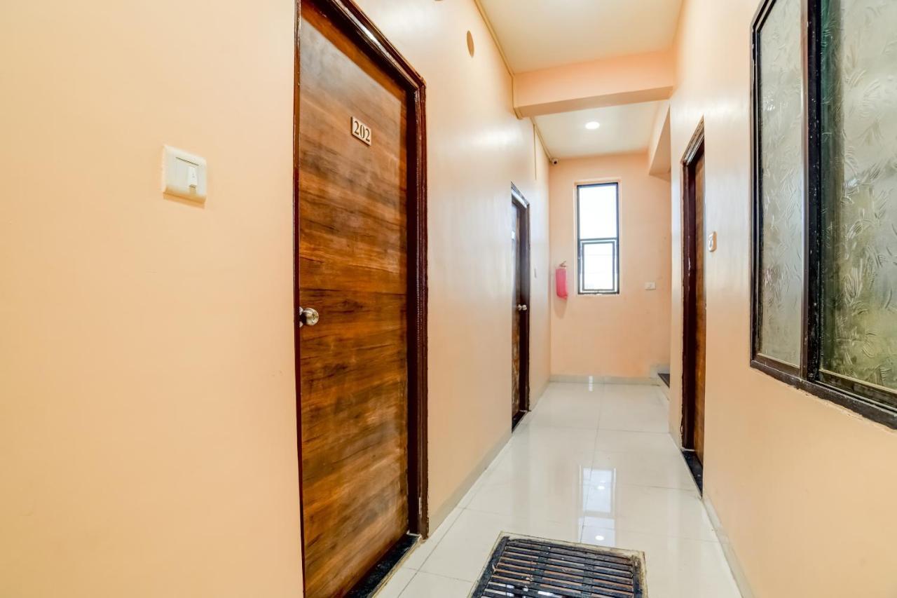 Hotel Spot On 76764 Lux Indore